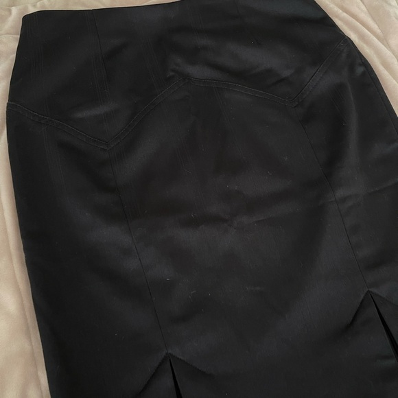 EUC Body by Victoria grey pencil skirt size 2 - Picture 2 of 5